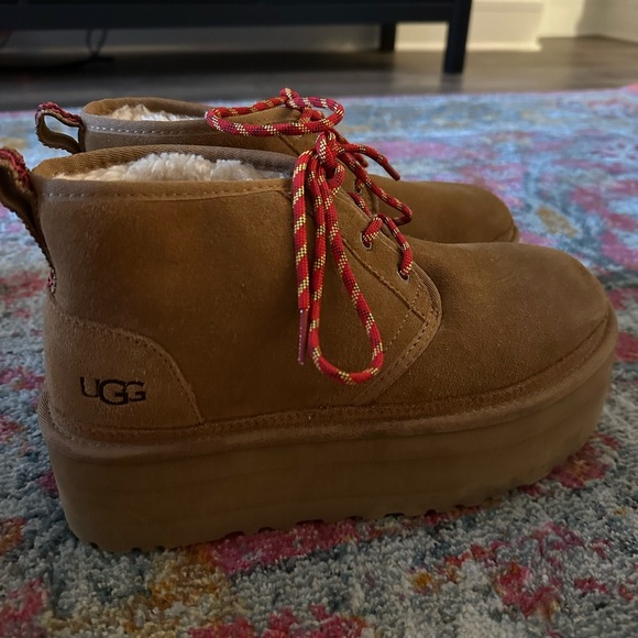 Platform Chestnut UGGS - Picture 3 of 7